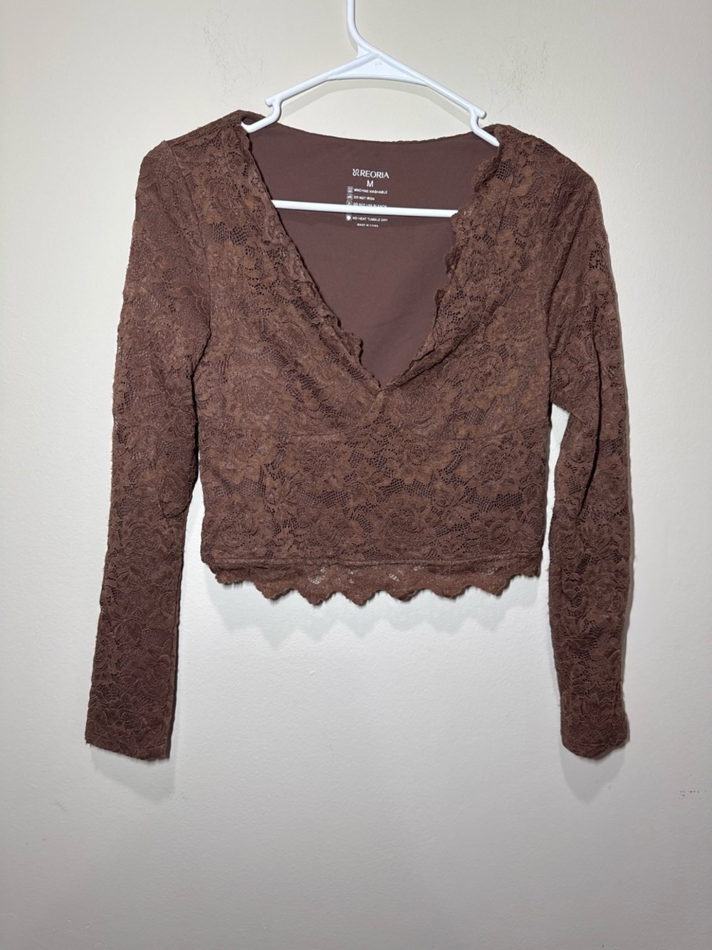 ReoRia Brown Lace V-Neck Long Sleeve Crop Top